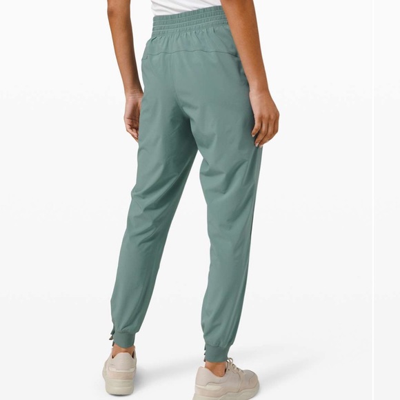 Lululemon Wanderer Jogger 28” - Picture 2 of 5